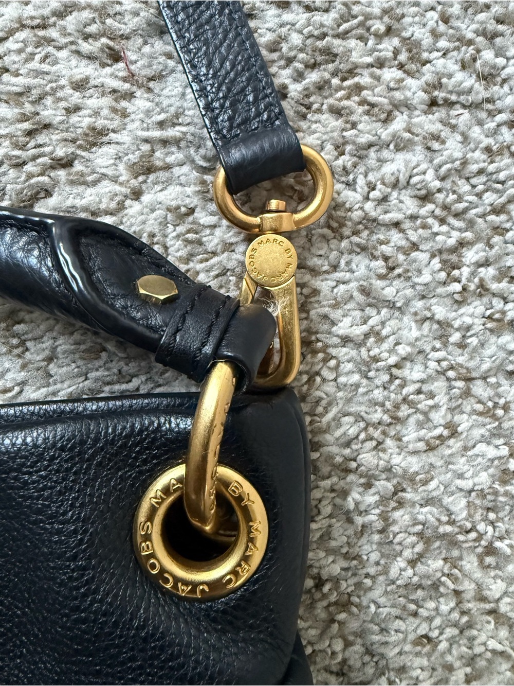 Marc by Marc Jacobs Classic Q Hillier Hobo Bag – Black Pebbled Leather, Gold HW - Picture 3 of 7
